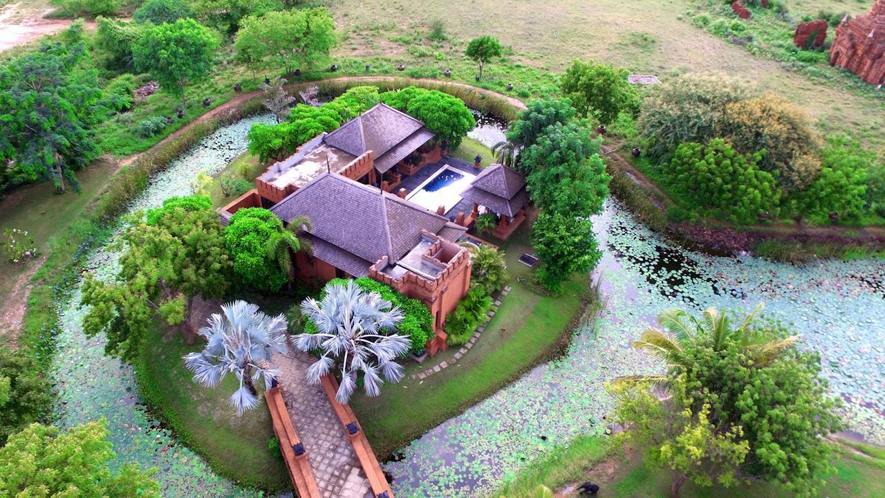 Aureum Palace Hotel & Resort Bagan Nyaung-U Exterior photo