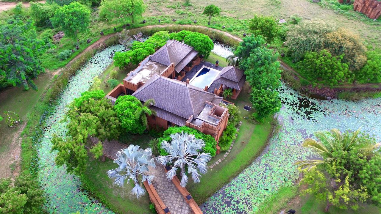 Aureum Palace Hotel & Resort Bagan Nyaung-U Exterior photo